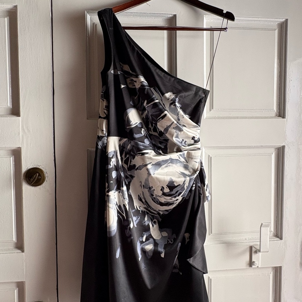 London Times Black and Cream One-Shoulder Dress